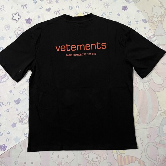 Vetements Black Letter Print Short-Sleeved Shirt - Picture 5 of 6